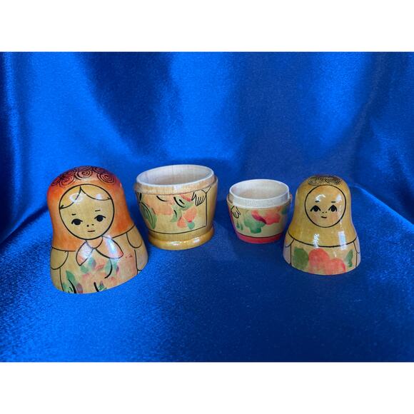 Vintage Two Piece Russian USSR Nesting Dolls - Picture 3 of 4